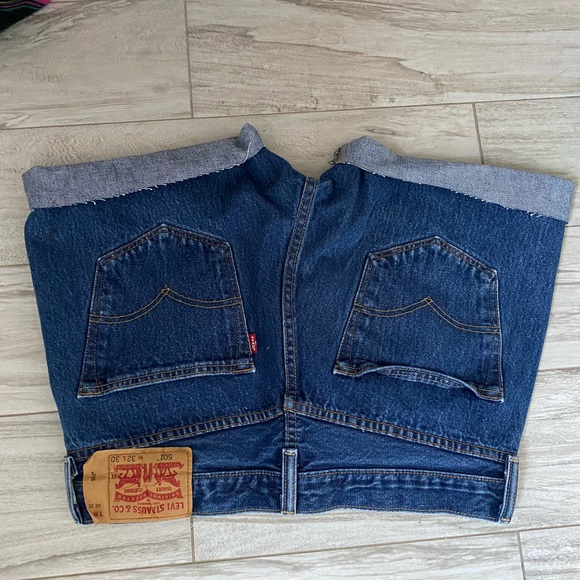 Levi cut off shorts! - Picture 2 of 4